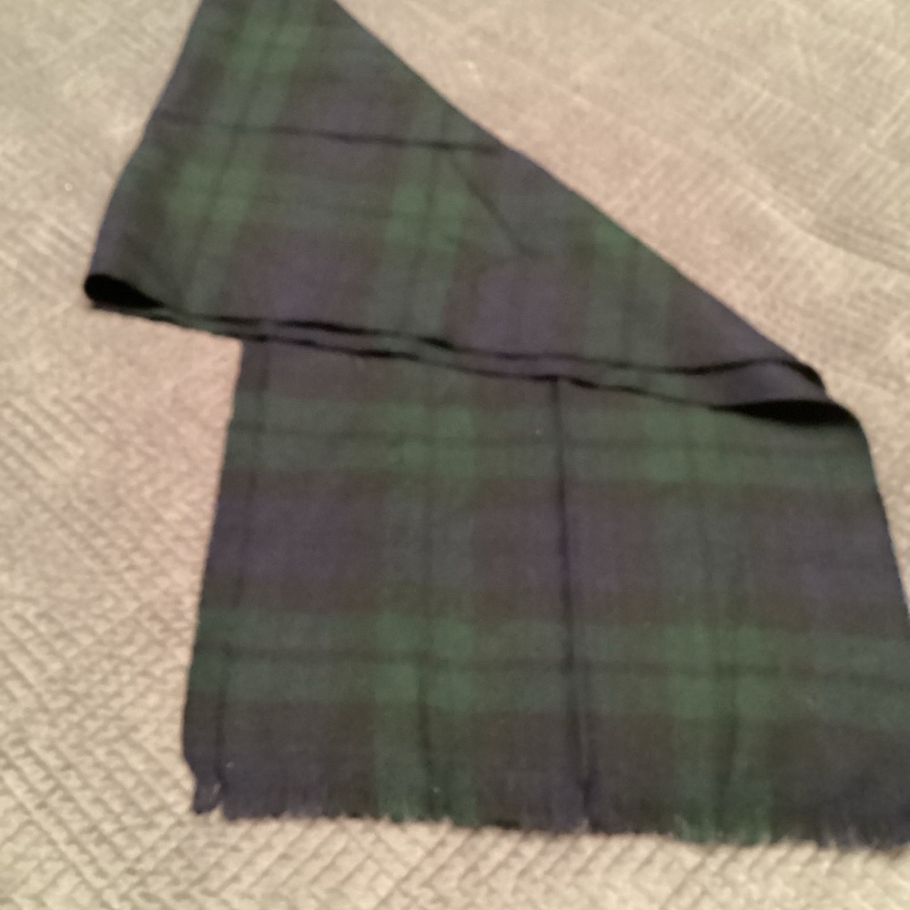 Men's Green and Black Tartan Scarf, W10”/L5.